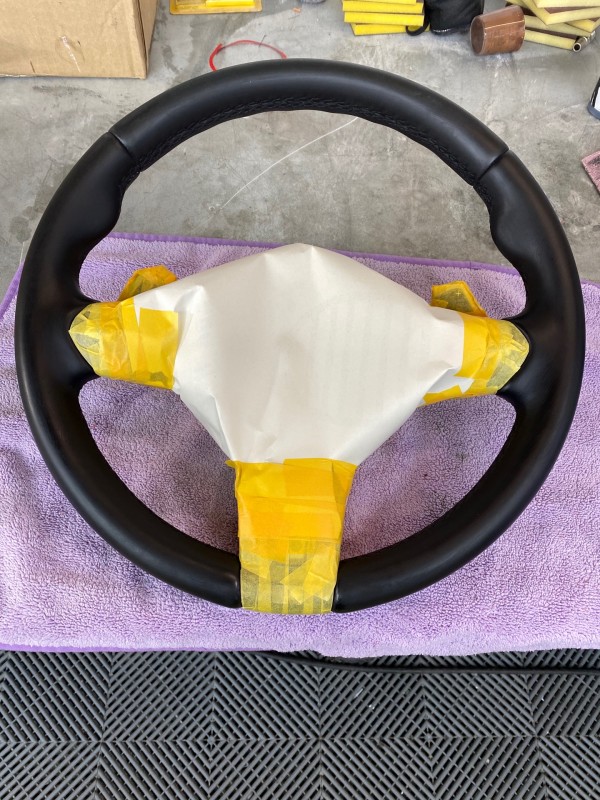 Faire repigmenter le cuir d’un volant à Merignac près de Bordeaux