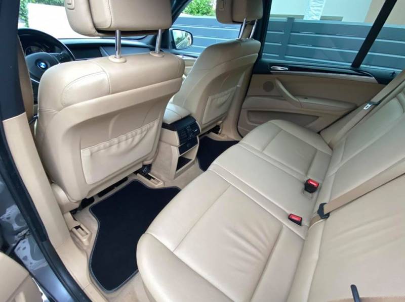 Faire nettoyer et nourrir les cuirs de sa voiture à Bordeaux