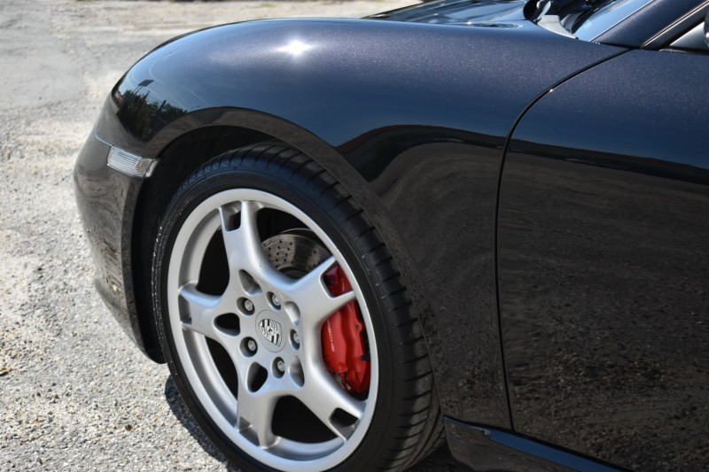 Réaliser un traitement céramique de carrosserie sur une Porsche Boxster à Bordeaux