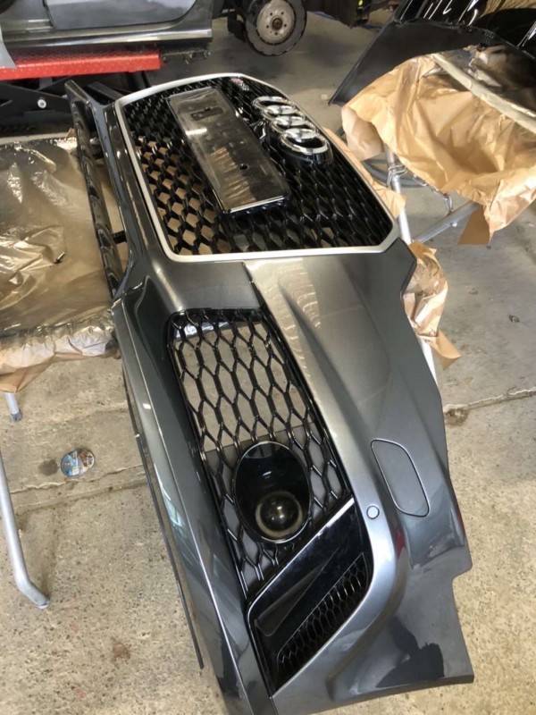 Préparation de véhicule avant mise en vente à travers différents travaux de carrosserie peinture à Merignac près de Bordeaux