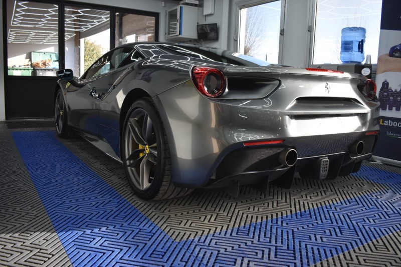 Traitement céramique carrosserie et jantes sur une Ferrari 488 à Merignac près de Bordeaux