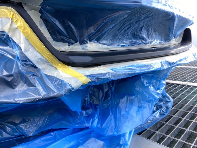 Carrosserie et peinture sur une voiture de sport à Merignac près de Bordeaux