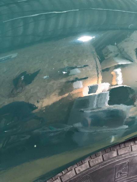 Rénovation de la peinture d'une voiture de collection à Bordeaux