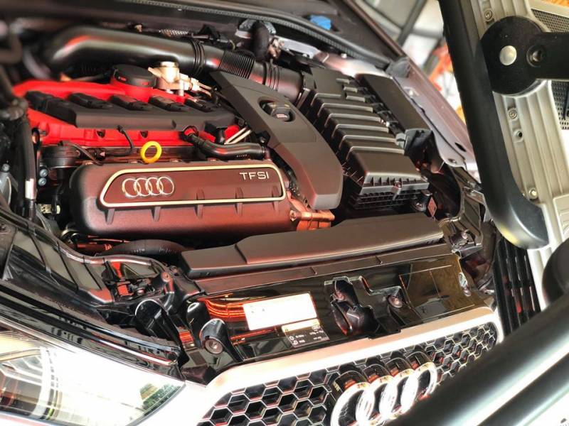 Faire un traitement céramique sur la carrosserie et les jantes de sa voiture