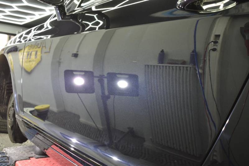 Bentley Continental coté APRES polissage par l'Atelier NGC à Mérignac