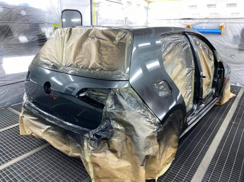 Peinture complète d'une golf VII GTI après peinture en cabine