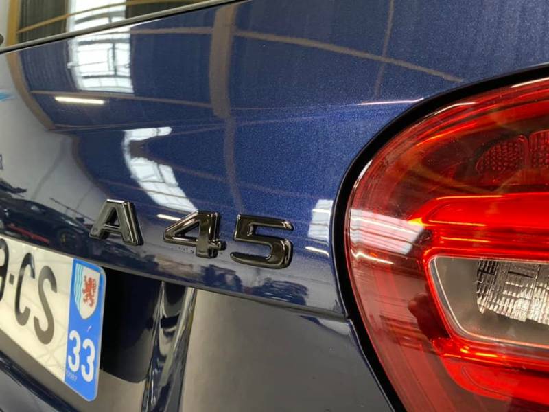 Painture monogramme Mercedes A45 AMG