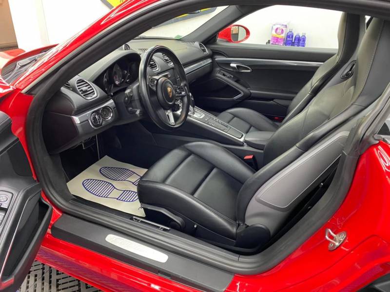 Porsche 718 Cayman S intérieur terminé