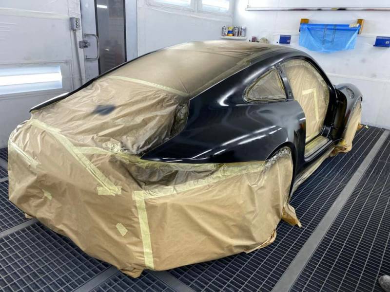 Vue arrière véhicule en cabine