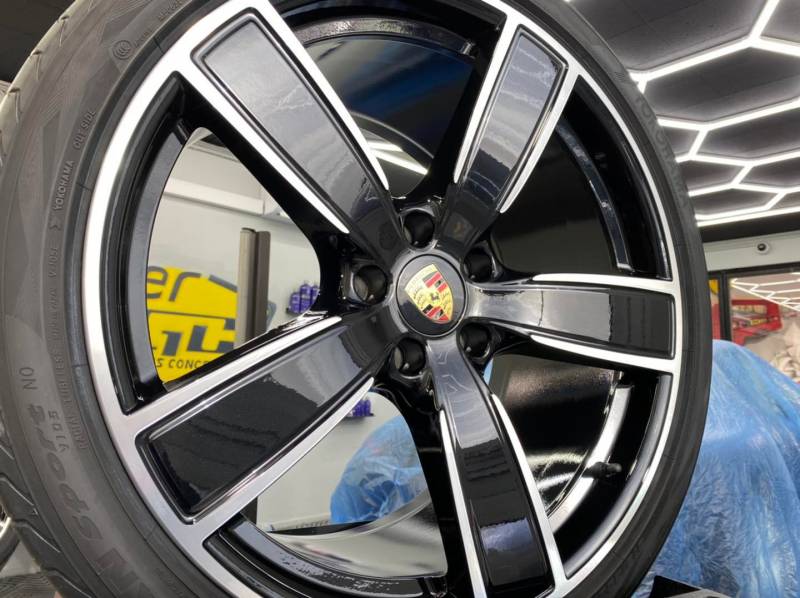 Jante Porsche cayenne turbo S céramique Méga Rims