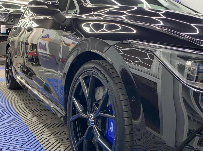 Latéral après polissage dans local détailing